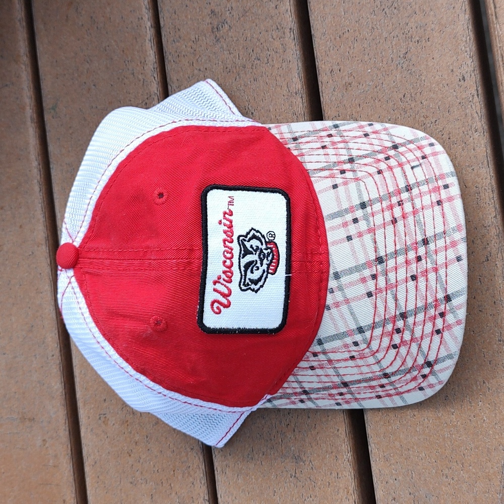 University Of Wisconsin Badgers NCAA Trucker Hat. Curved Bill Adjustable Cap Red